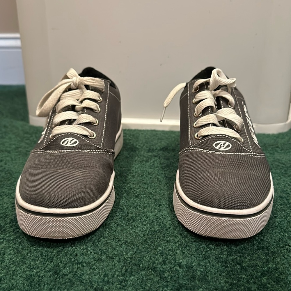 Dark grey Heelys size kids 5